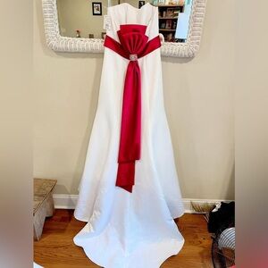 Brand new wedding dress